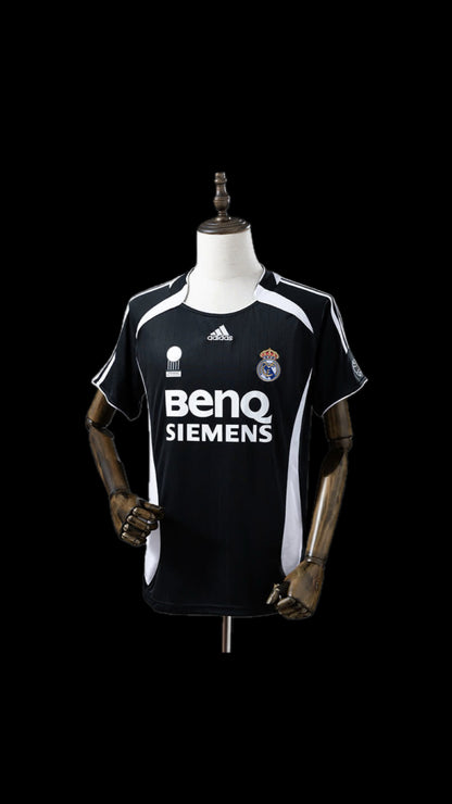 Retro Real Madrid 06/07 Away