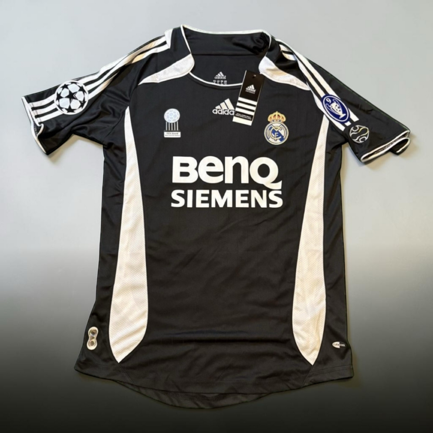 06-07 Real Madrid Robinho #10 away